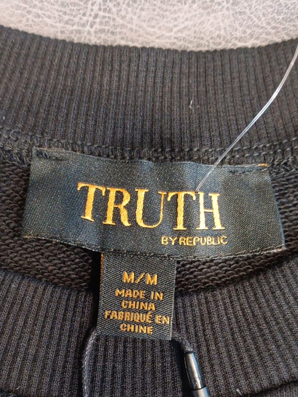 NWT Truth by Republic Black Mixed Media Balloon Sleeve Sweatshirt Medium - Picture 6 of 13